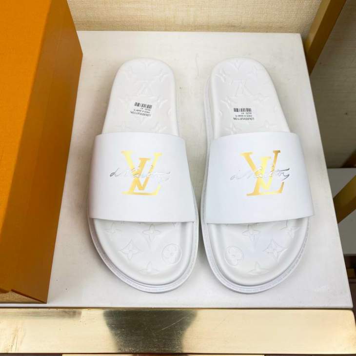 Picture of Louis Vuitton Slippers _SKULVsz38-44hnh03651001